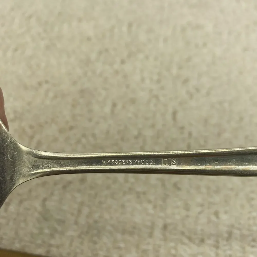 Wm. Rogers & Son IS Silverplate - Floral Design- 8.5” Meat Serving Fork